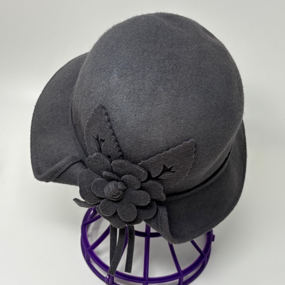 Fair Weather Accessories Womens One Size 100% Wool Hat Gray Felt Flower Accent